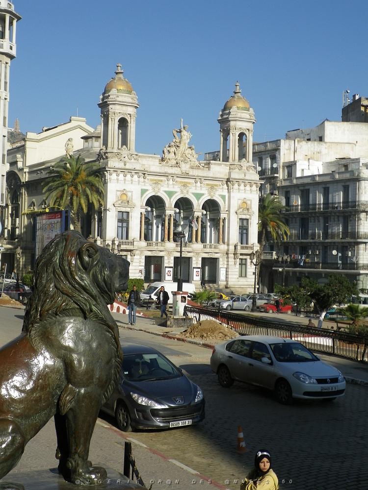 1222 les lions et le theatre d'oran.JPG